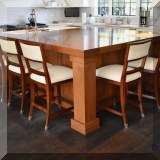 F04. Set of 5 barstools. 